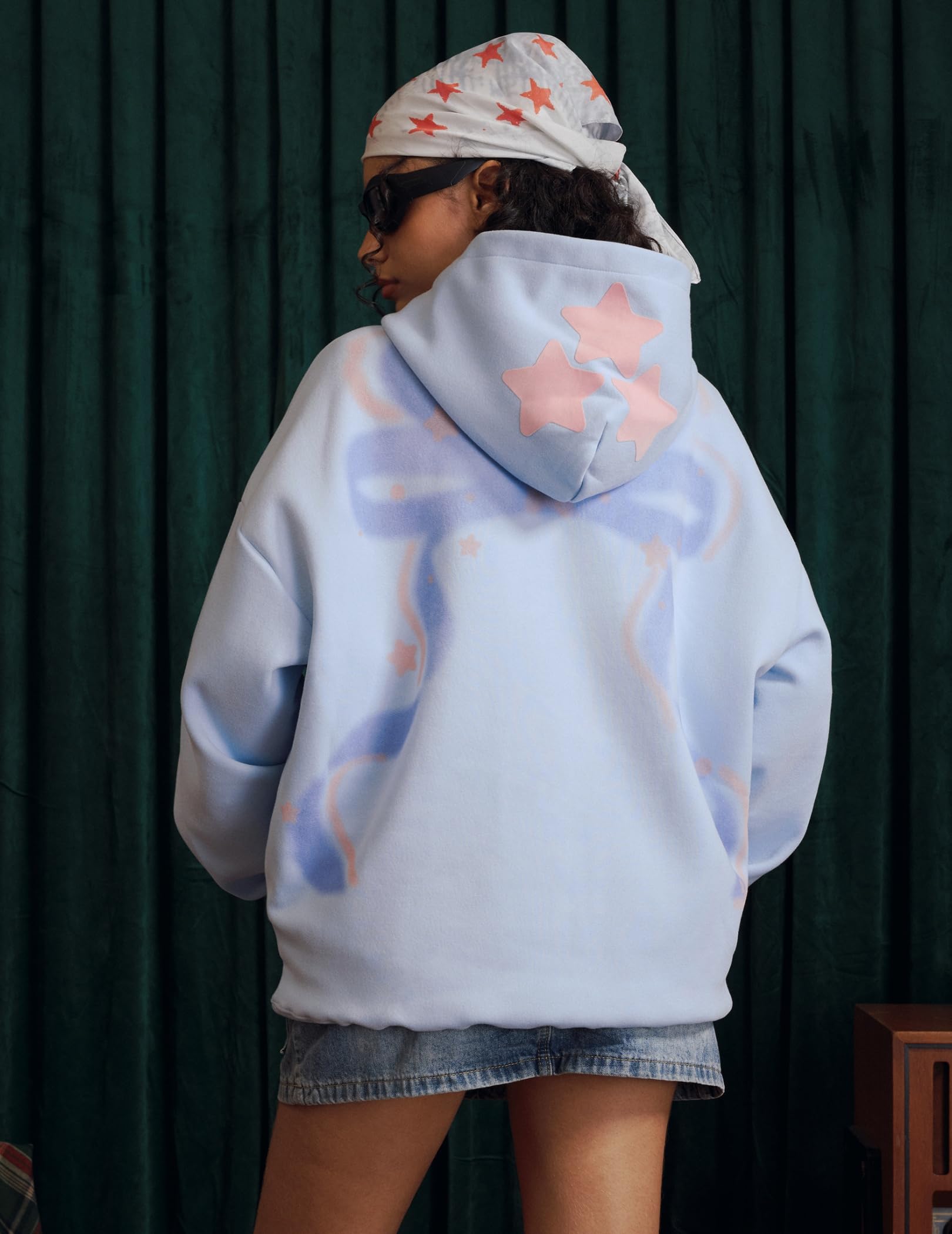 Aelfric Eden Womens Graphic Hoodies Blurring Bow Star Pullover Hoodie Unisex Oversized Y2K Cute Hooded Sweatshirt - Image 3